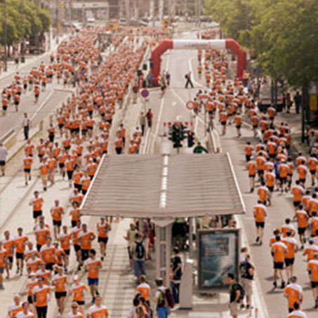 Viele Läufer nehmen am Stadtlauf Dresden teil!