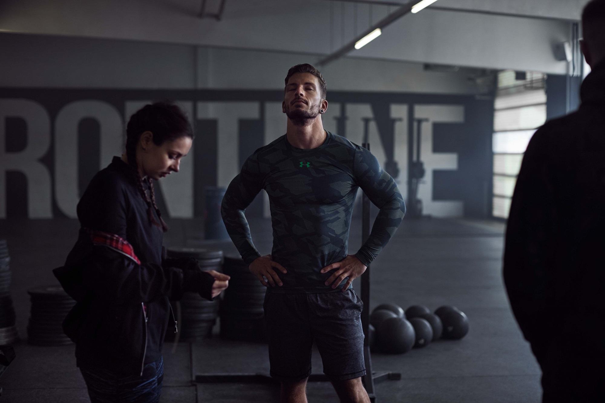 Ein Mann und eine Frau beim Training