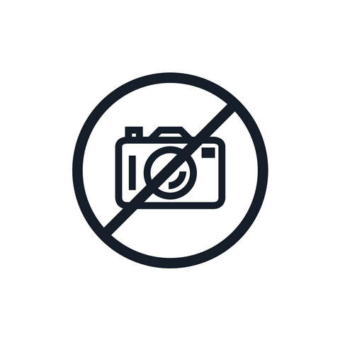 3 Männer trainieren Klimmzüge. 3 Männer trainieren Klimmzüge.