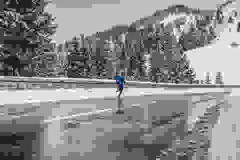 Jogger in Schneelandschaft