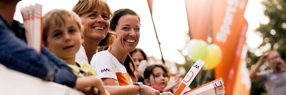 Die Fans feuern das L&auml;uferfeld beim Stadtlauf Aachen richtig an.