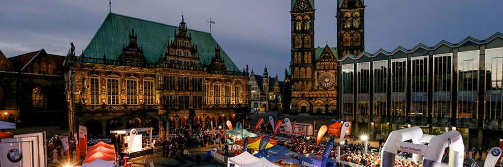 &Uuml;berblick &uuml;ber das Start/Ziel Areal beim Nachtlauf Bremen.