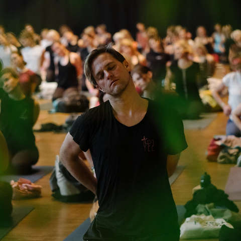 Yoga Session mit Timo Hildebrand