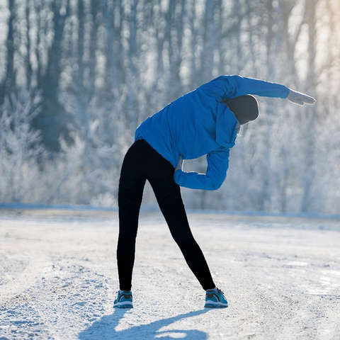 Warm-up_und_Stretching_beim_Laufen_im_Winter