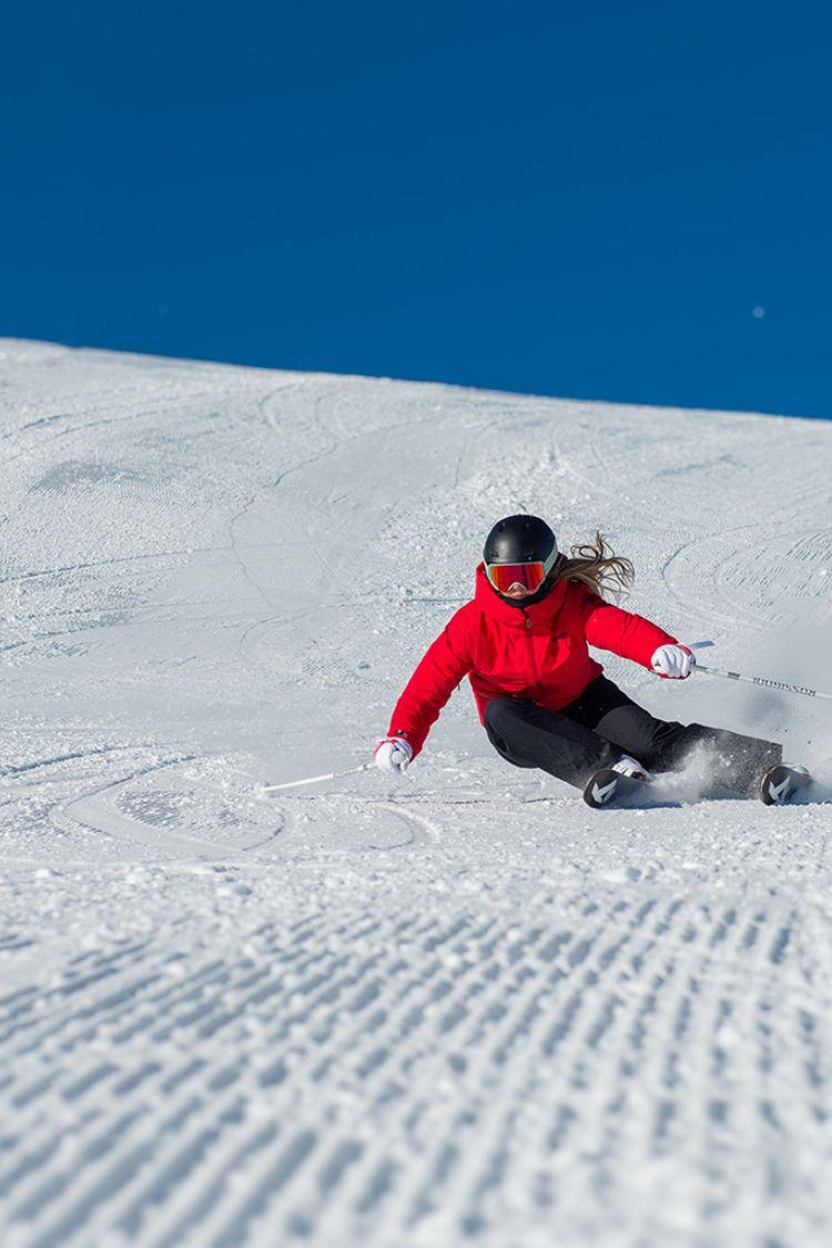 How to: Ski und Snowboard richtig pflegen