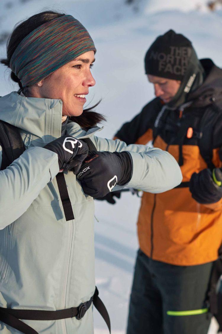 Layering: Richtige Bekleidung für Wandern, Skifahren & Skitouren