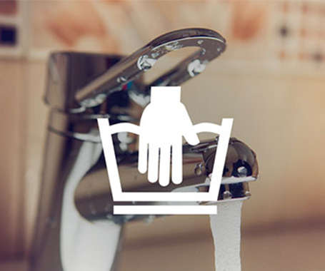 Ein Handwäsche Zeichen, da Gore Tex Handschuhe ausschließlich von Hand gewaschen werden sollten.