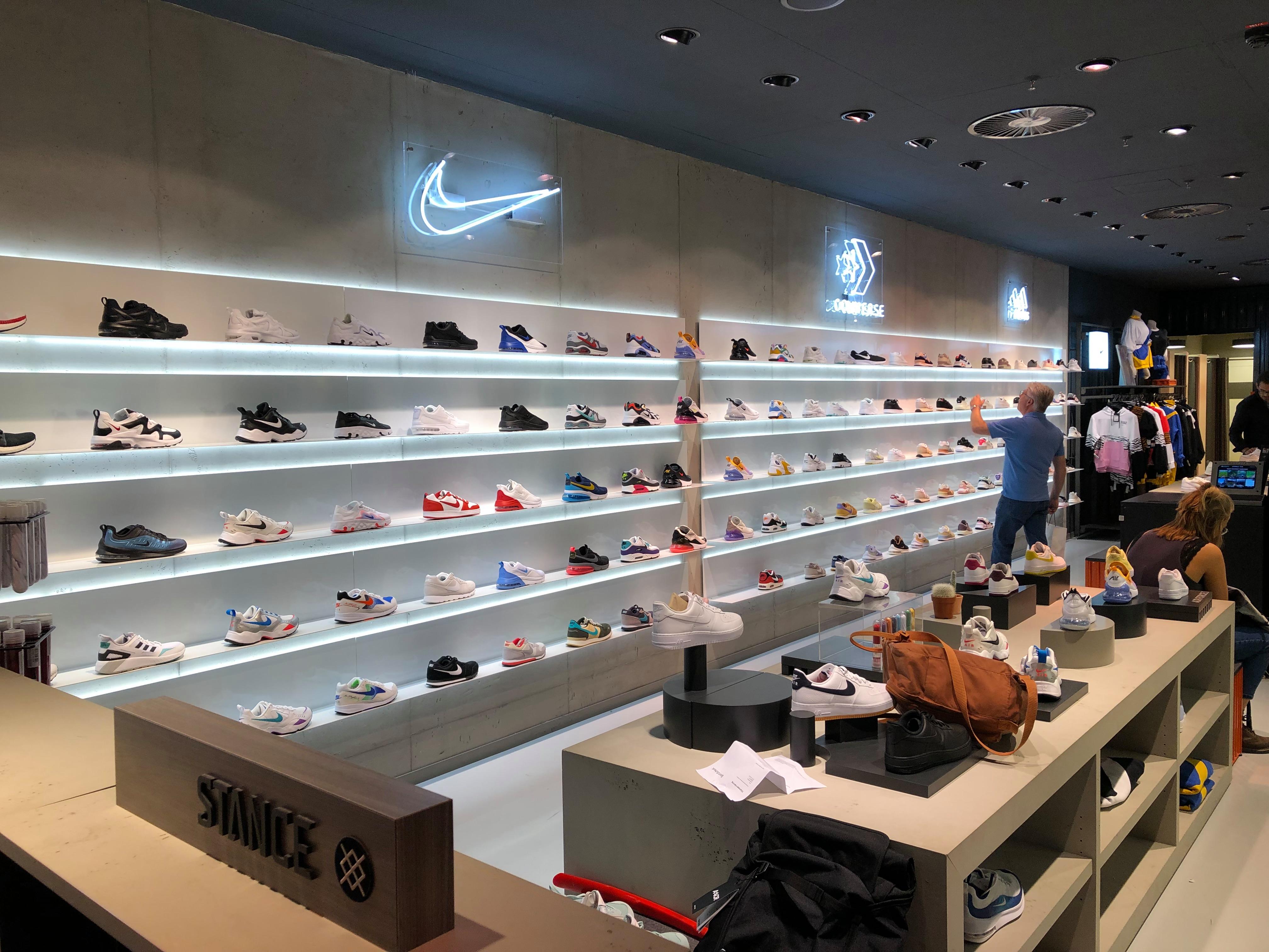 sneaker laden köln